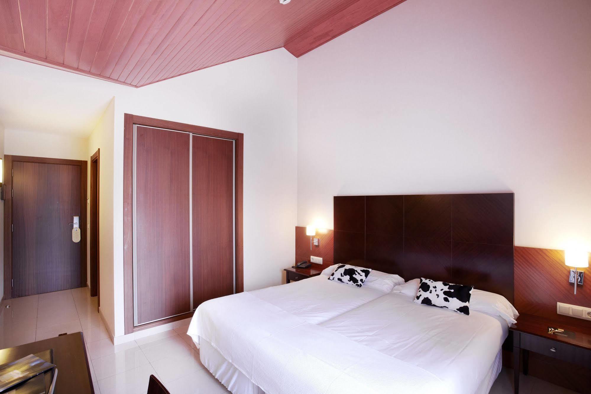 Hotel Mu La Cortinada Eksteriør billede